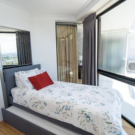 Large Surfers Paradise Apartment With Fantastic Views Gold Coast Extérieur photo