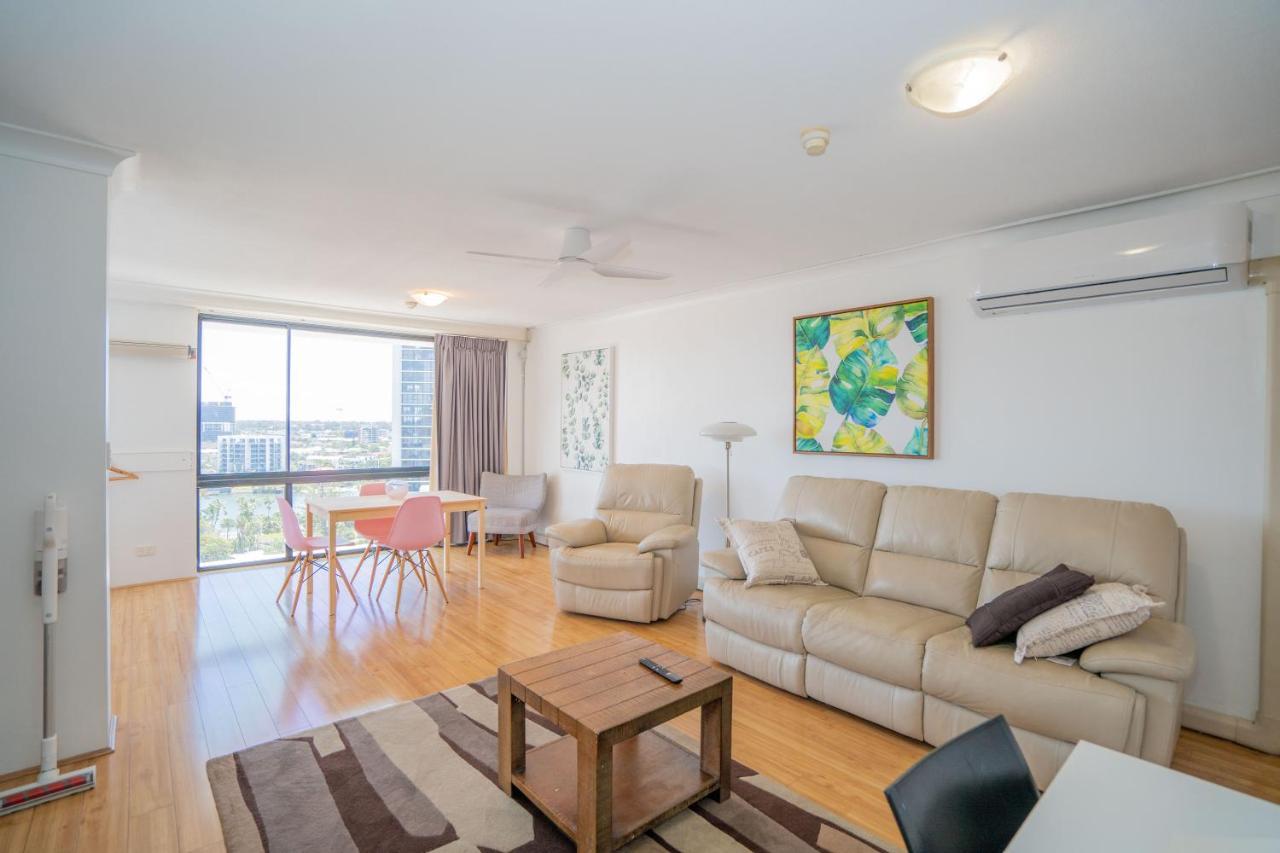 Large Surfers Paradise Apartment With Fantastic Views Gold Coast Extérieur photo