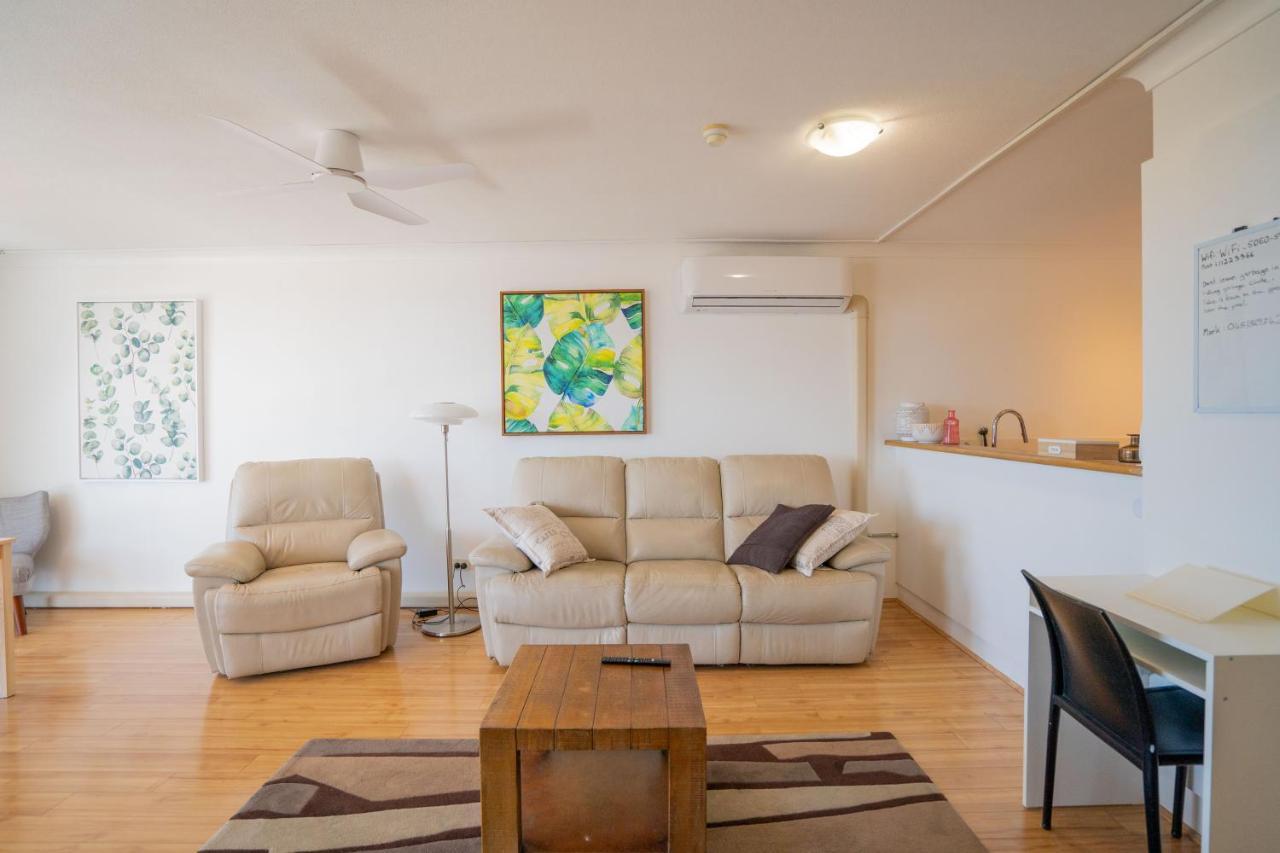 Large Surfers Paradise Apartment With Fantastic Views Gold Coast Extérieur photo
