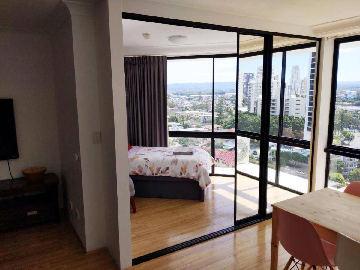 Large Surfers Paradise Apartment With Fantastic Views Gold Coast Extérieur photo
